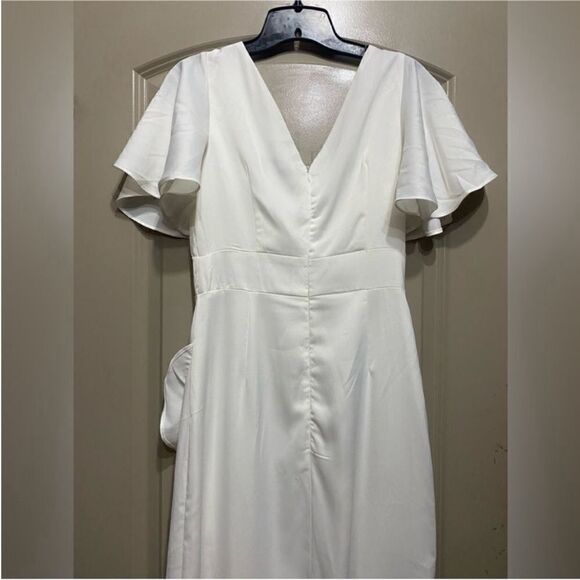 AmyLynn NWT V-neck Ruffle Midi Tea Dress White
Size Small - Picture 11 of 13